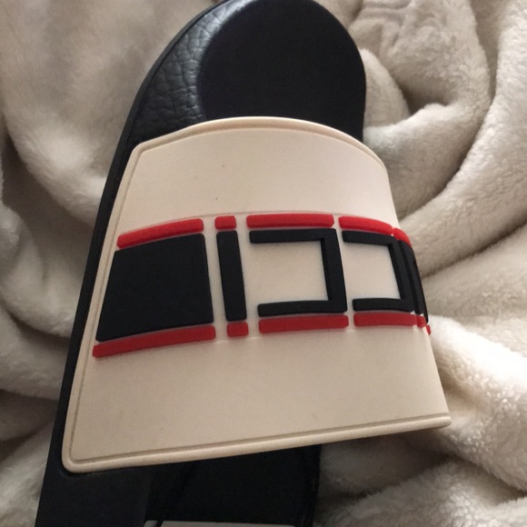 (NWT) women’s Gucci slides, size10 - Picture 5 of 9